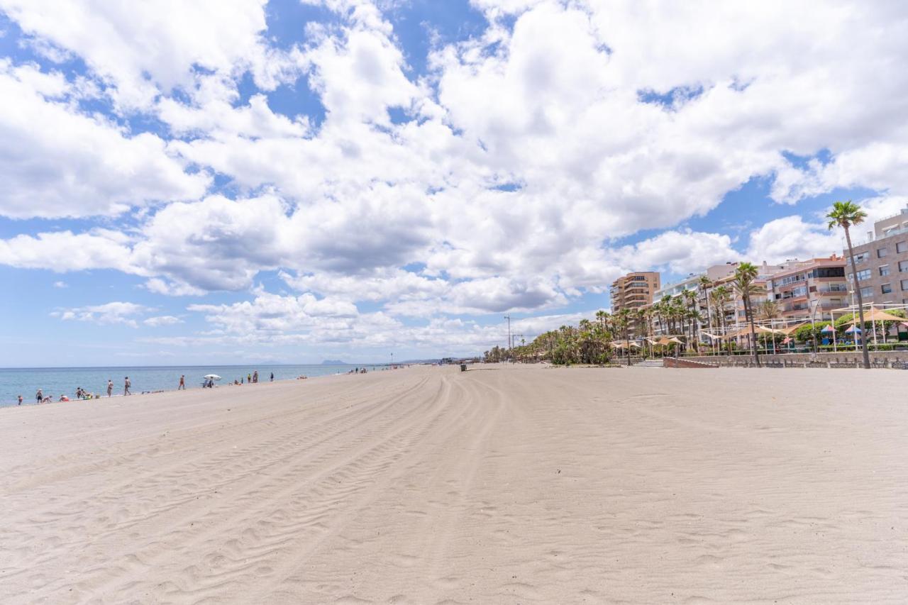 شقة Estepona Beachside المظهر الخارجي الصورة